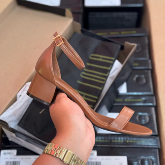 SANDALIA 04AA.2DE3 COURO SALTO BAIXO QUADRADO FEM SANTA LOLLA - Código 110753-3856