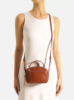 BOLSA A571002361 TIRACOLO COURO REDONDA MEDIA FEM AREZZO