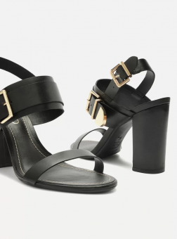 SANDALIA A102810284 SALTO QUAD E FIVELA GROSSA FEM AREZZO